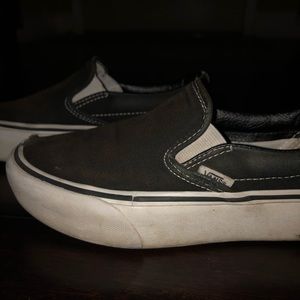 Vans Slip on’s black and white platforms